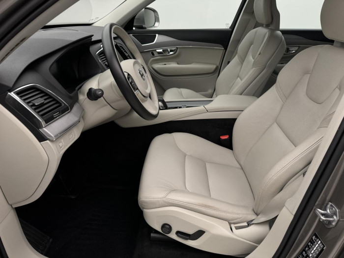 Volvo XC90 B5 AWD MOMENTUM REZERVACE 2.0 Momentum