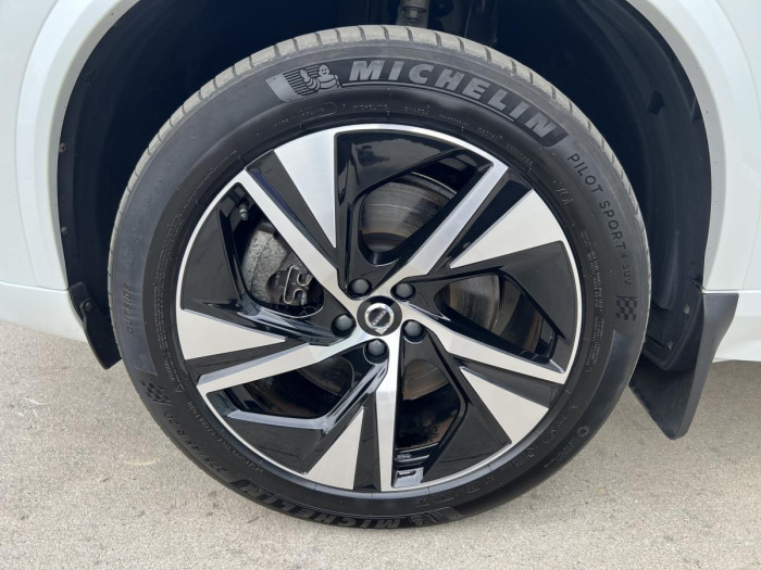 Volvo XC90 T8 AWD R-DESIGN 7 MÍSTNÁ Aut