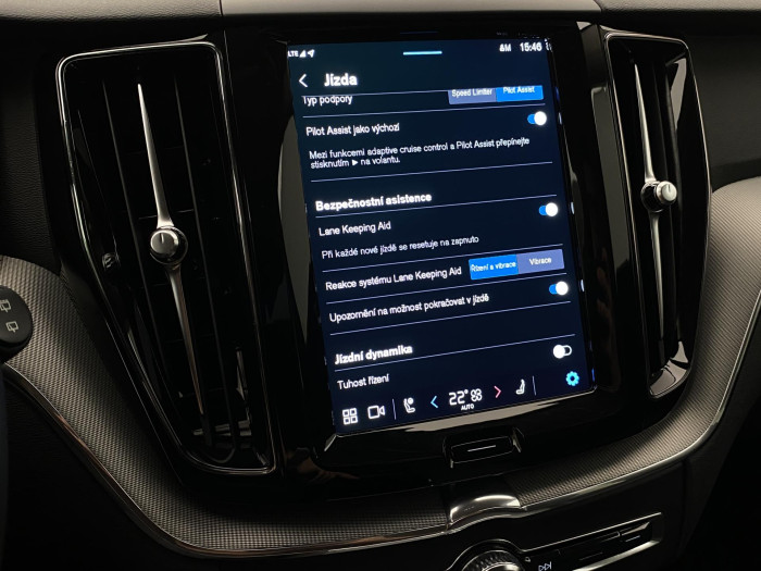 Volvo XC60 B4 AWD PLUS DARK AUT CZ