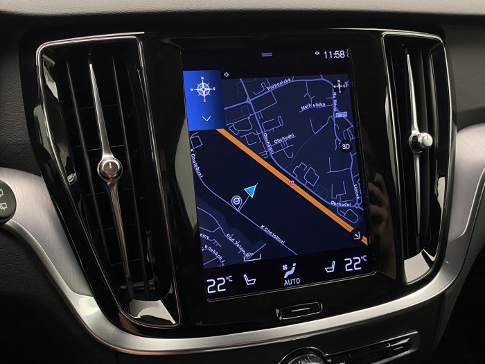 Volvo V60 B4 MOMENTUM PRO AUT REZERVACE 2.0 Momentum