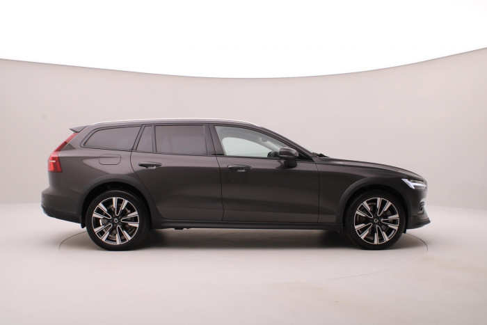 Volvo V60 CC B5 AWD PLUS REZERVACE