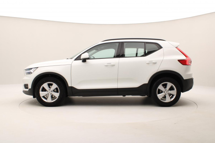 Volvo XC40 D3 MOMENTUM AUT CZ REZERVACE 2.0 d Momentum