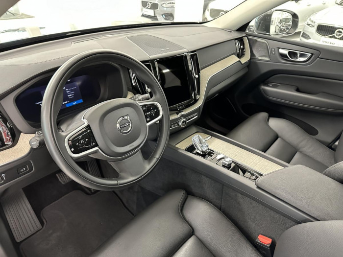 Volvo XC60 B5 AWD PLUS BRIGHT REZERVACE 2.0 Plus