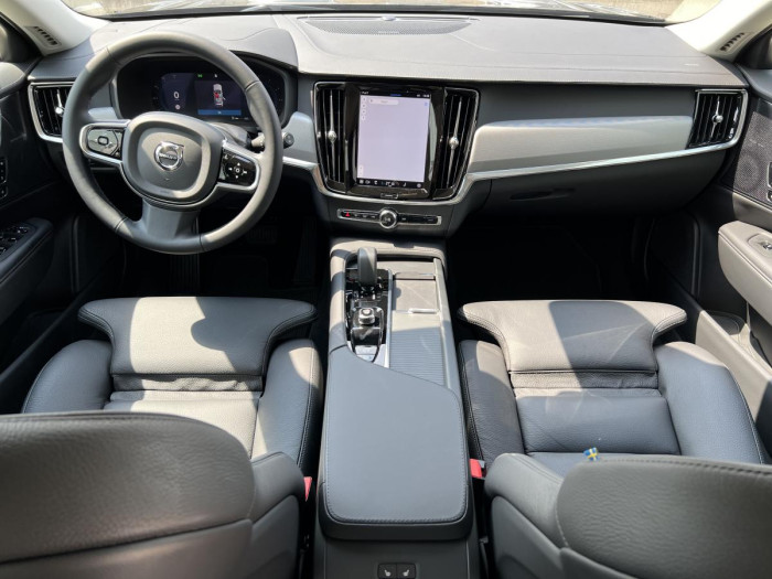 Volvo V90 CROSS COUNTRY B4 AWD PLUS Aut