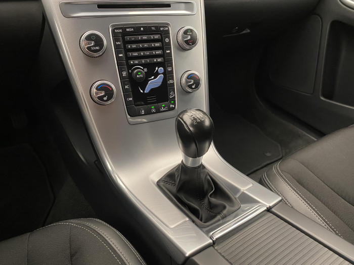 Volvo XC60 D5 AWD MOMENTUM CZ 2.4 d Momentum