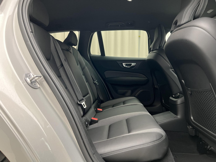 Volvo V60 T6 AWD RECHARGE PLUS DARK AUT