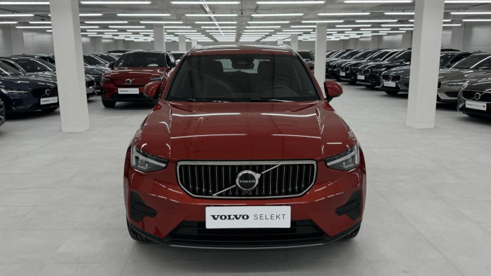 Volvo XC40 B4 AWD PLUS BRIGHT REZERVACE