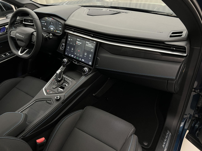 Lynk & Co 01 PHEV DCT AUT 1.maj.