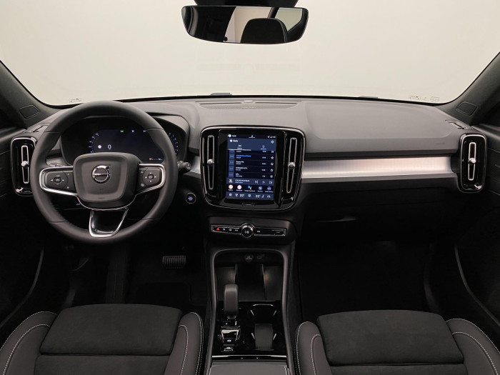 Volvo XC40 B3 AUT DARK PLUS