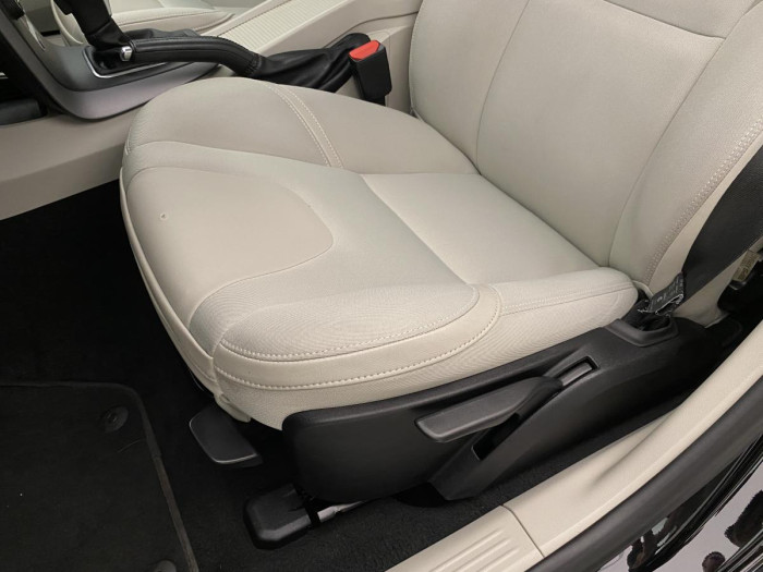 Volvo V40 D3 NAVIGACE AUT REZERVACE 2.0 d