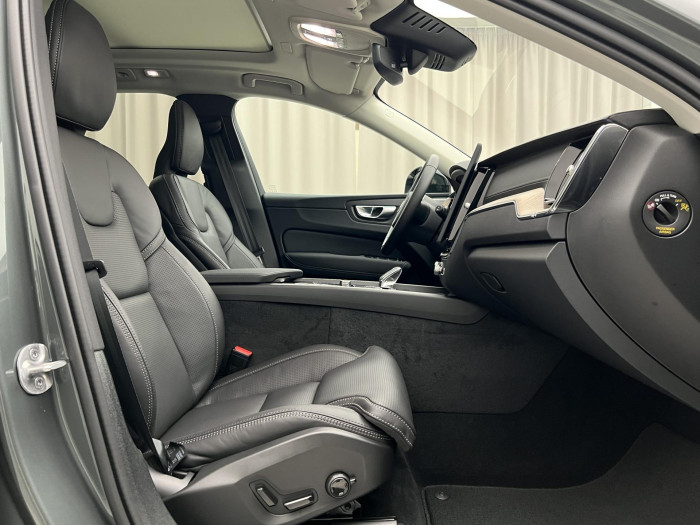 Volvo XC60 B5 AWD DARK ULTRA AUT