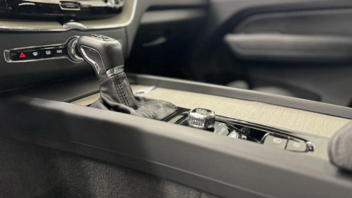 Volvo XC60 T5 AWD INSCRIPTION REZERVACE