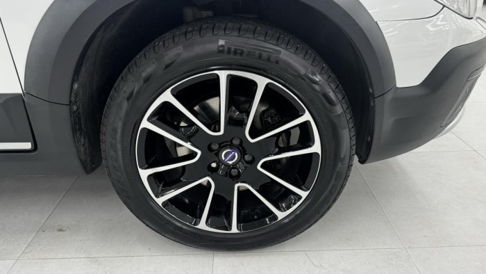 Volvo XC70 D4 AWD BLACK EDITION REZERVACE 2.4 d Edition