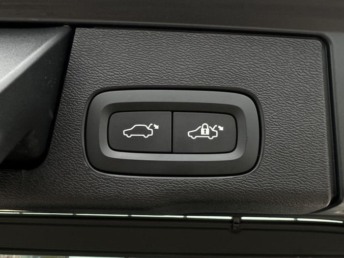 Volvo XC60 B4 MOMENTUM Aut 2.0 Momentum