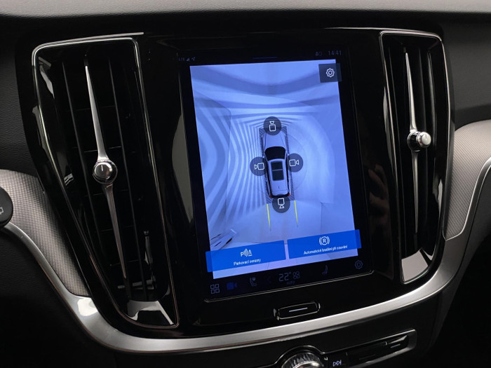 Volvo V60 B4 PLUS DARK AUT 1.maj