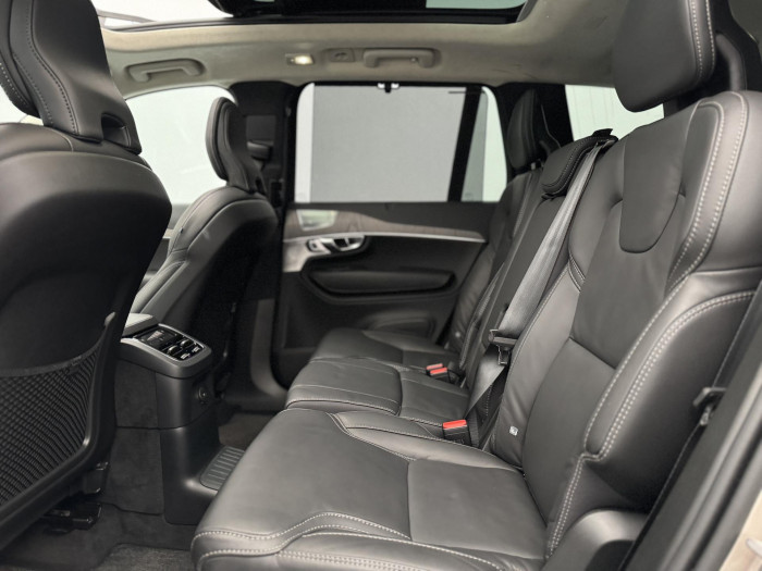 Volvo XC90 T8 AWD RECHARGE ULTIMATE DARK