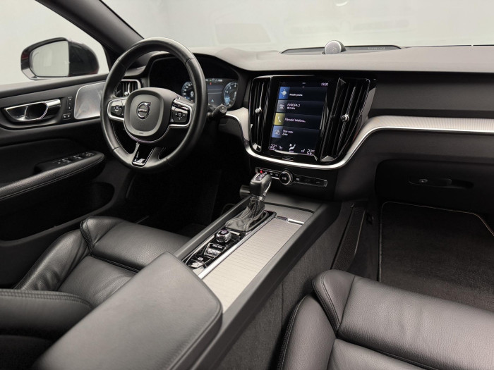 Volvo V60 T6 AWD R-DESIGN POLESTAR