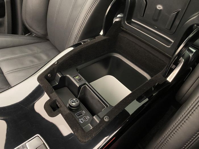 Land Rover Range Rover 4.4 SDV8 VOGUE AWD REZERVACE