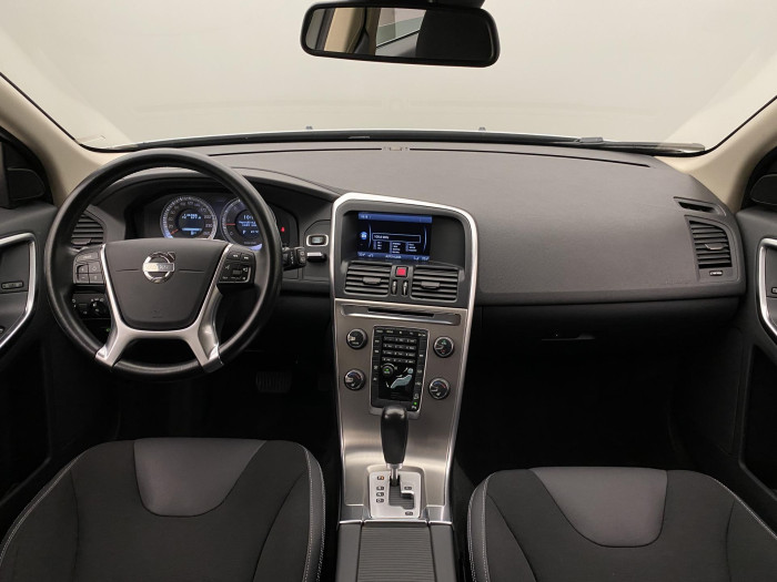 Volvo XC60 D5 AWD MOMENTUM AUT CZ 2.4 d Momentum
