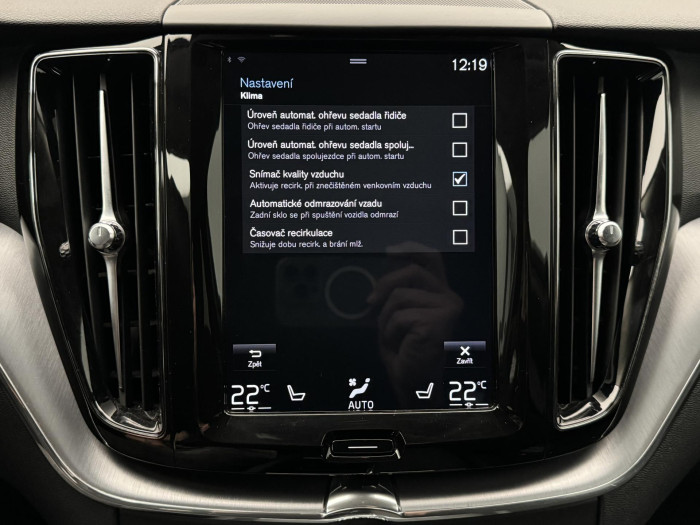 Volvo XC60 B4 AWD PLUS DARK AUT CZ