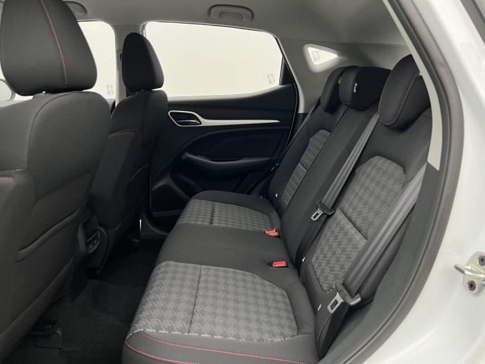 MG ZS ESSENTIAL PLUS 1.5. AKCE-20TIS