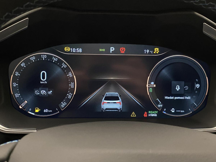 Lynk & Co 01 PHEV DCT AUT 1.maj. REZERVACE