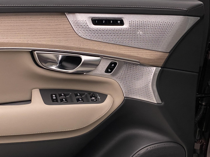 Volvo XC90 T8 AWD PLUG-IN BRIGHT ULTRA 7m