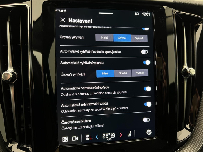 Volvo XC60 B5 AWD PLUS DARK AUT CZ