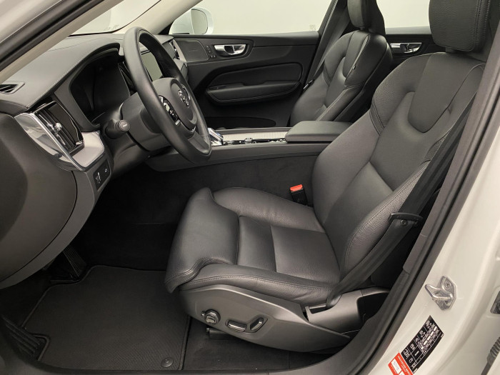 Volvo XC60 B5 INSCRIPTION AWD AUT 1.maj