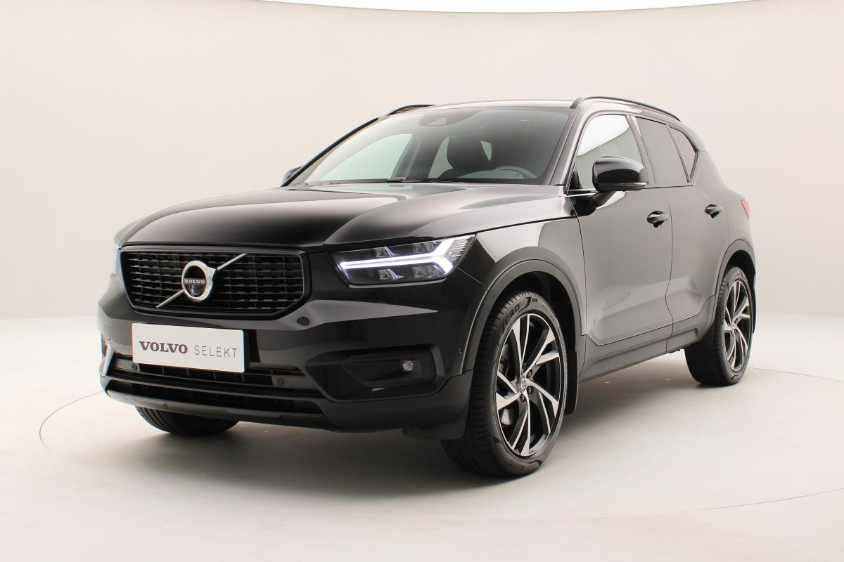 Volvo XC40 B5 AWD R-DESIGN AUT REZERVACE