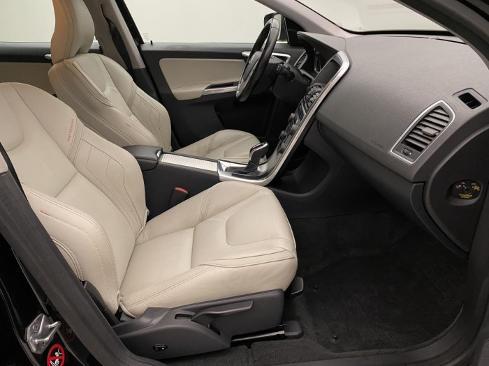 Volvo XC60 D4 OCEAN RACE AUT REZERVACE 2.0 d