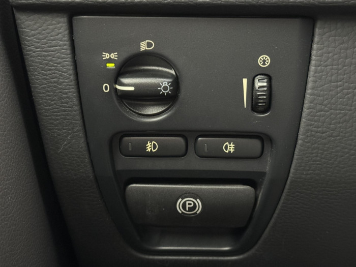 Volvo XC90 D5 AWD SUMMUM AUT 7M CZ 2.4 d Summum