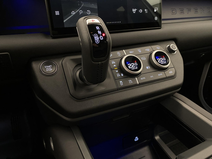 Land Rover Defender 110 D250 X-DYNAMIC SE AWD AUT 3.0 d Dynamic SE