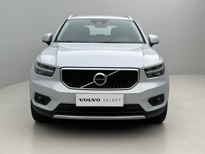 Volvo XC40 D4 AWD MOMENTUM PRO AUT CZ 2.0 d Momentum