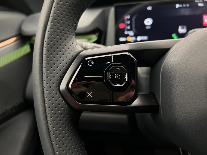 Lynk & Co 08 MORE PHEV