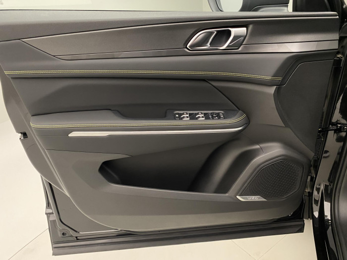 Lynk & Co 01 MORE PHEV