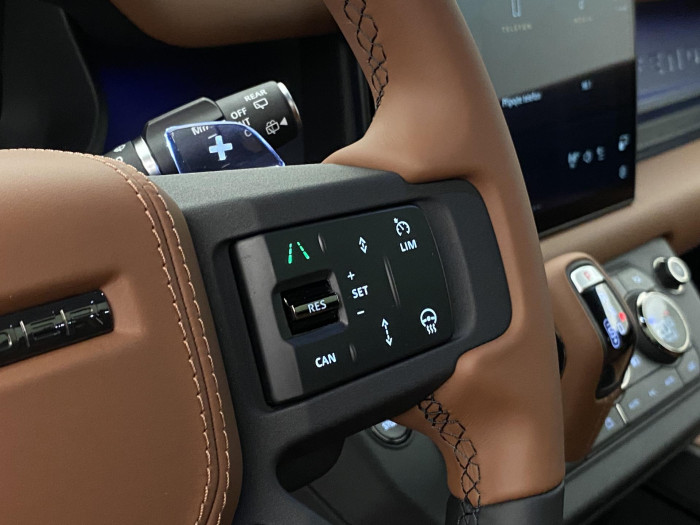 Land Rover Defender P635 OCTA AWD AUT