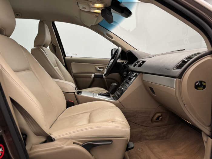 Volvo XC90 D5 AWD SUMMUM AUT 7M CZ 2.4 d Summum