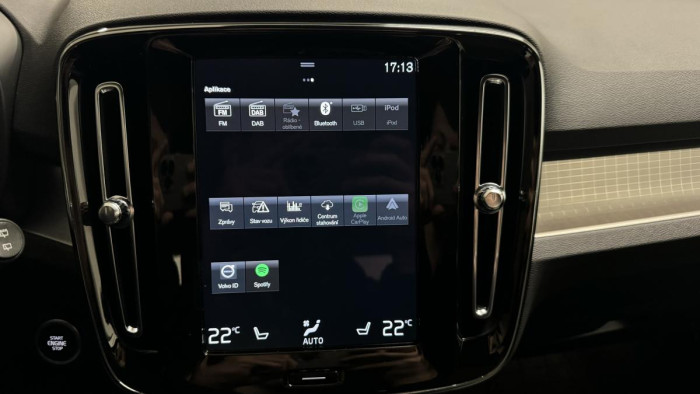 Volvo XC40 B4 MOMENTUM REZERVACE 2.0 Momentum