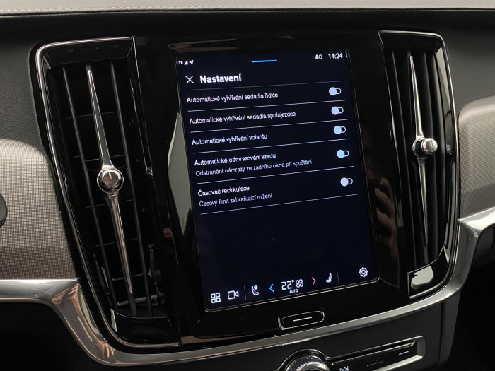 Volvo V90 CC B4 AWD BRIGHT REZERVACE 2.0 CC CC