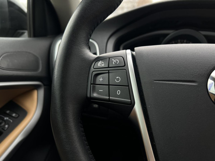 Volvo V40 D2 MOMENTUM 1.maj. 2.0 d Momentum
