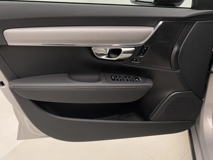 Volvo V90 T6 AWD RECHARGE DARK PLUS