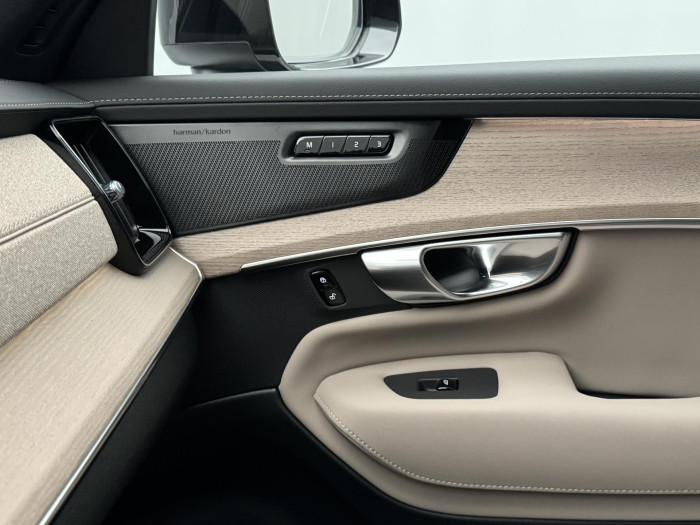 Volvo XC90 B5 AWD AUT DARK ULTRA 7 míst