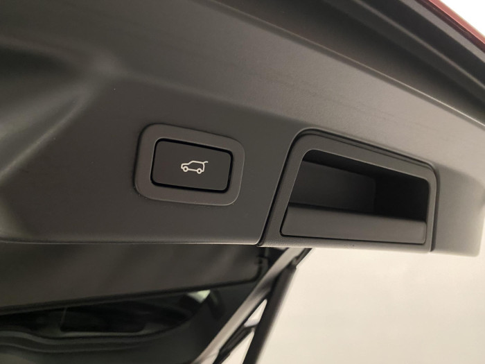 Land Rover Range Rover Velar D300 HSE AWD AUT REZERVACE 3.0 d