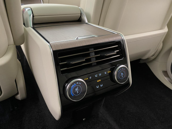 Land Rover Range Rover P530 AUTOBIOGRAPHY REZERVACE