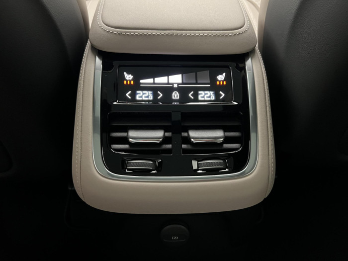 Volvo XC90 T8 AWD RECHARGE ULTRA DARK AUT