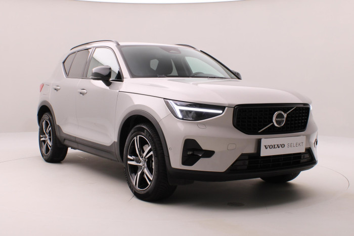 Volvo XC40 B4 DARK PLUS AUT CZ