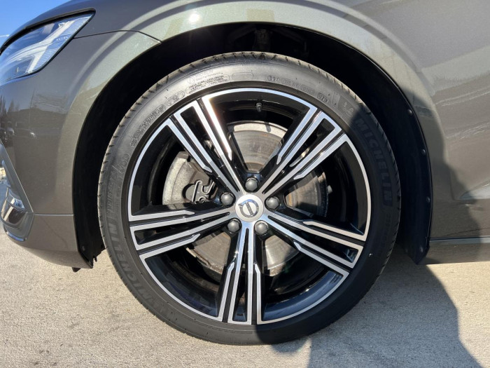 Volvo V60 T5 INSCRIPTION Aut REZERVACE