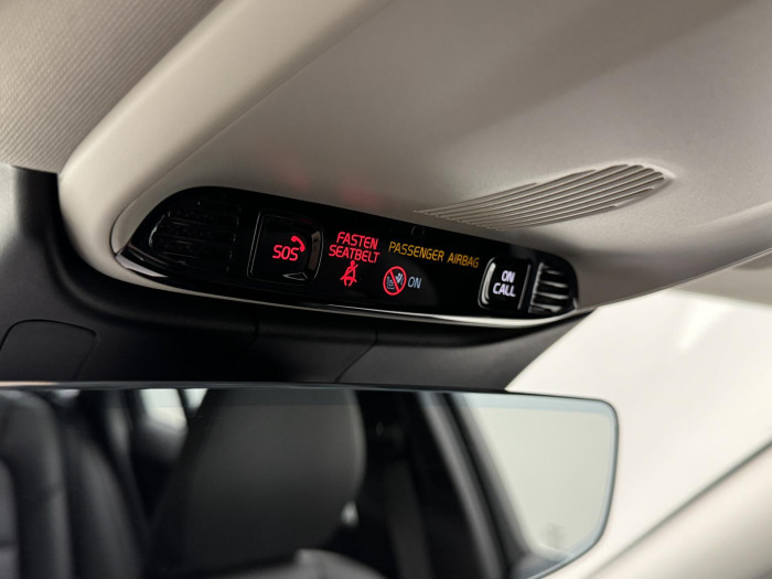 Volvo V60 B4 MOMENTUM POLESTAR REZERVACE 2.0 Momentum