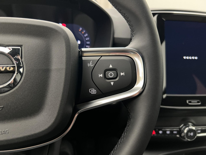 Volvo XC40 B3 DARK PLUS AUT